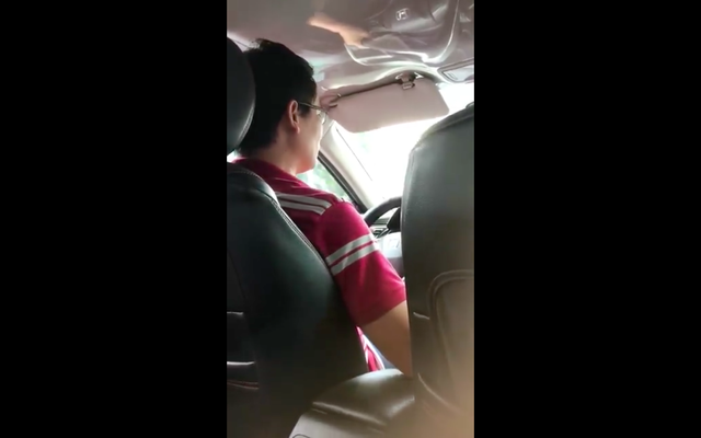 Xuất hiện clip thanh minh của tài xế taxi công nghệ chửi khách “Mày ngu lắm”