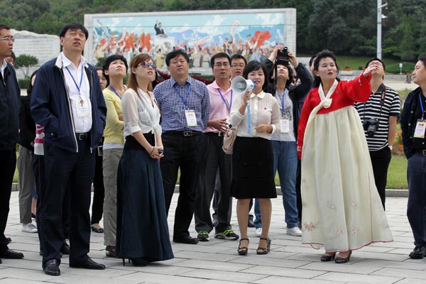 Khách du lịch Trung Quốc tham quan thủ đô Bình Nhưỡng (Ảnh: China Daily)