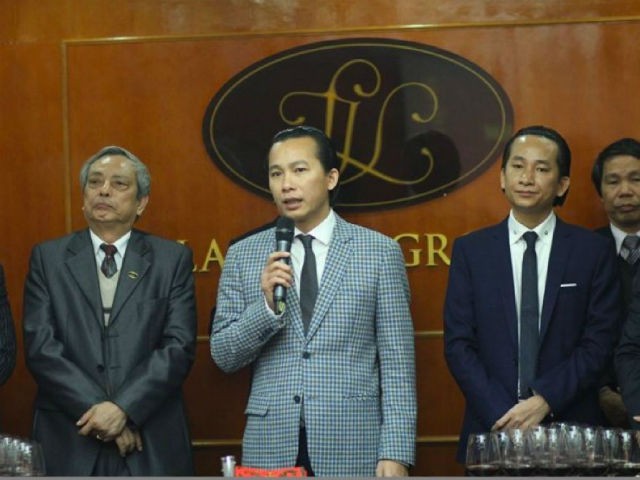 Đại gia Lê Văn Vọng từng gây bất ngờ khi thoái vốn khỏi Tập đoàn Lã Vọng và công ty Ngôi nhà mới.