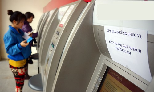 Bộ Công Thương yêu cầu ngân hàng báo cáo việc đồng loạt tăng phí ATM