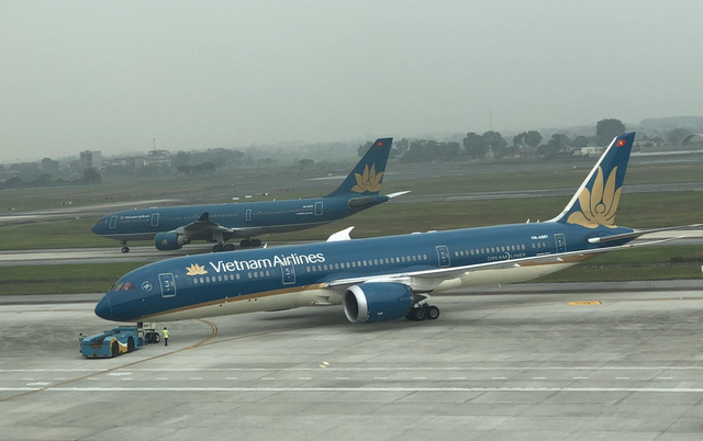 Đường băng sân bay Nội Bài và Tân Sơn Nhất đang xuống cấp nghiêm trọng