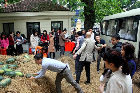 Bộ Công Thương cũng “ra tay” mua dưa hấu ủng hộ nông dân Quảng Nam