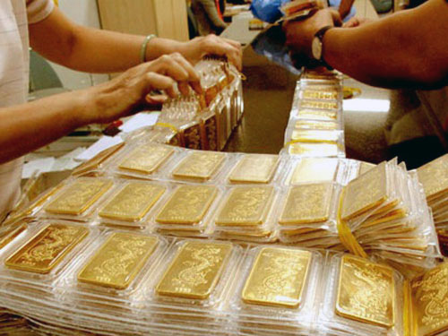 Giá vàng bật tăng mạnh, chênh lệch còn hơn 2 triệu đồng/lượng
