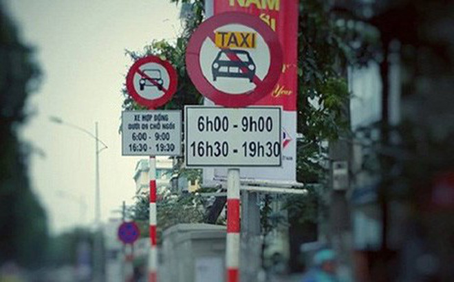 Hà Nội lên tiếng trước đề xuất gỡ biển cấm taxi vào 11 tuyến phố