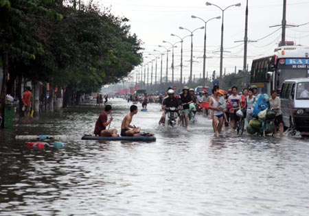 Cảnh báo ngập lụt khu vực nội thành Hà Nội