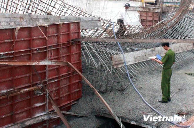 Bình Dương: Sập công trình cầu vượt, 1 công nhân thiệt mạng