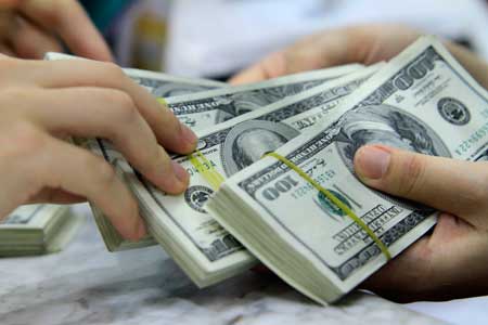 Giá USD ngân hàng tăng vọt lên trên 22.000 VND