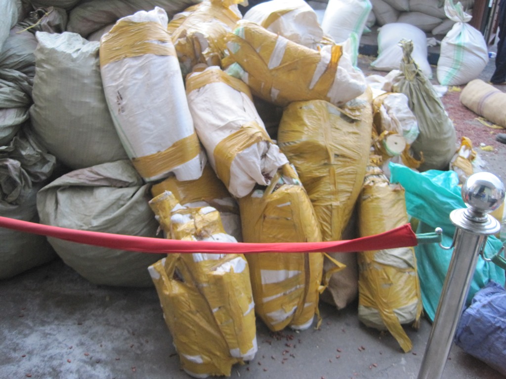 Thêm một vụ vận chuyển ngà voi, vẩy tê tê lậu bị phát hiện tại cảng Tiên Sa
