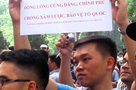 Người dân ba miền xuống đường phản đối Trung Quốc