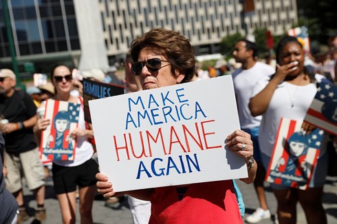 Hàng trăm nghìn người biểu tình phản đối chính sách nhập cư của Trump
