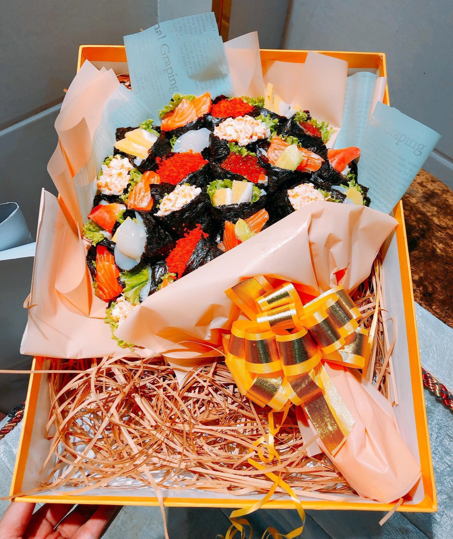 Độc lạ 20/11 năm nay: Bó hoa sushi 