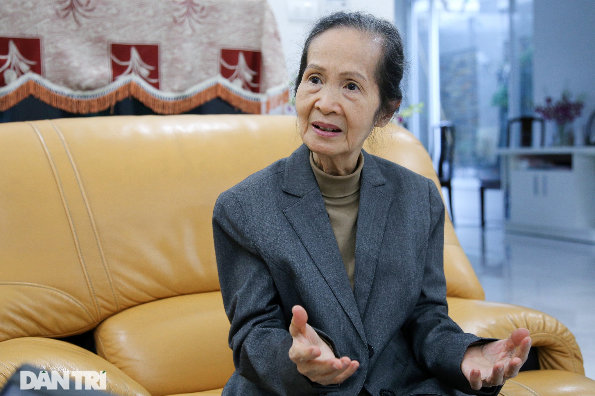Bà Phạm Chi Lan: 