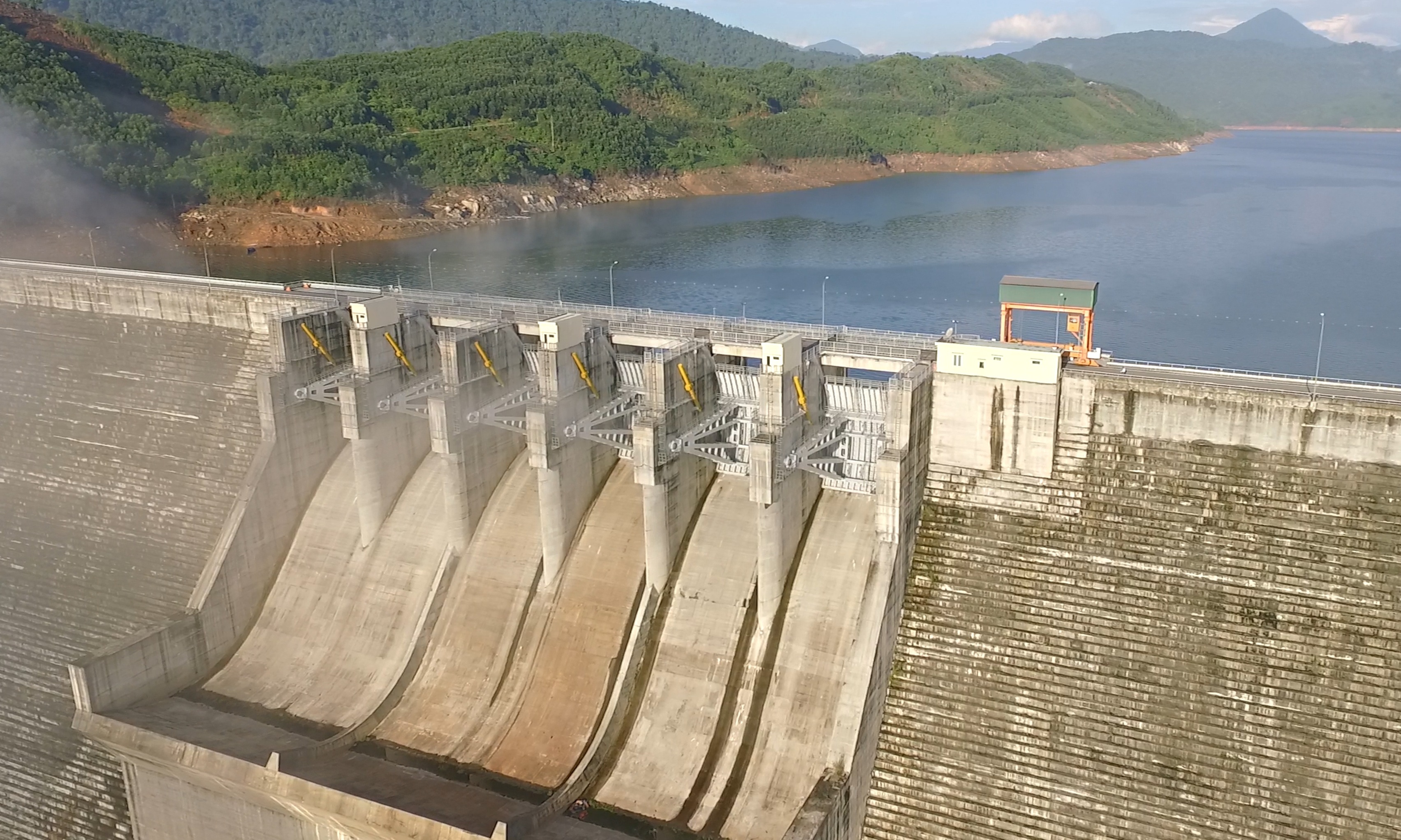 Quảng Nam dừng cho thuê đất rừng làm thủy điện sau 1 tuần cấp phép