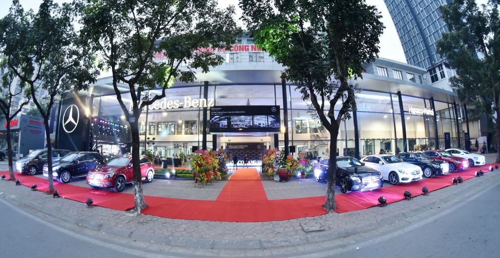 Đại gia buôn Mercedes số 1 Việt Nam chớp thời cơ bán toàn bộ cổ phiếu