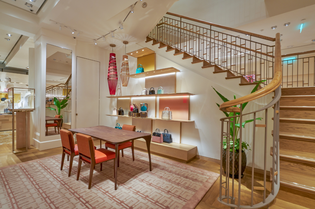 Louis Vuitton thắp sáng thủ đô Hà Nội với cửa hàng mới: hoành tráng hơn, lộng lẫy hơn - 3