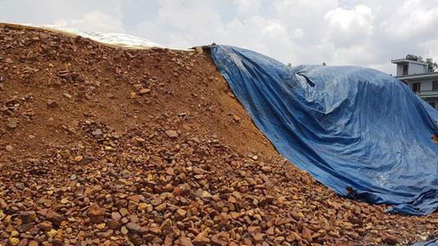 Hé lộ vụ hô biến 44.000 tấn quặng thô bauxit thành tinh quặng xuất lậu - 1