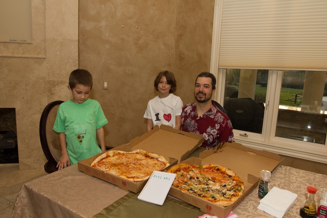 Người đàn ông từng sử dụng 10 ngàn Bitcoin để mua bánh pizza cho con - 1