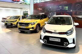 Doanh số ô tô tháng đầu năm 2021 giảm mạnh, thị trường chờ xe mới