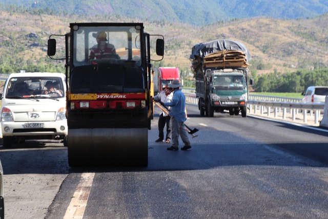Bộ Giao thông: Xử lý xe quá tải “tàn phá” cao tốc Đà Nẵng - Quảng Ngãi
