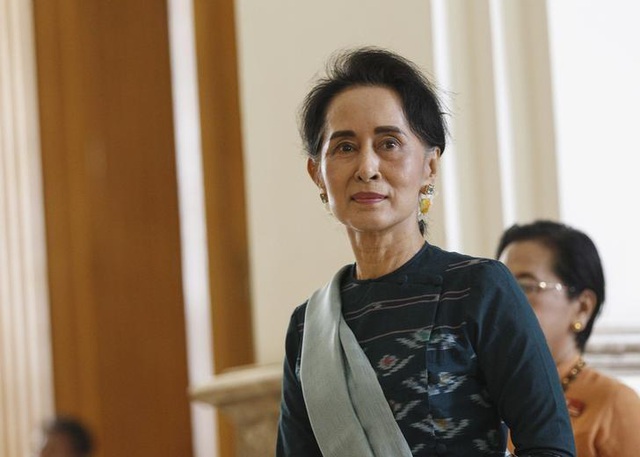 Luật sư lên tiếng về cáo buộc bà Suu Kyi nhận hối lộ tiền, vàng - 1