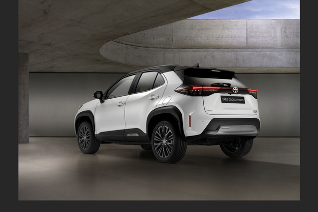 Toyota Yaris Cross Adventure 2021 chào sân, phân khúc miniSUV thêm sôi động - 4