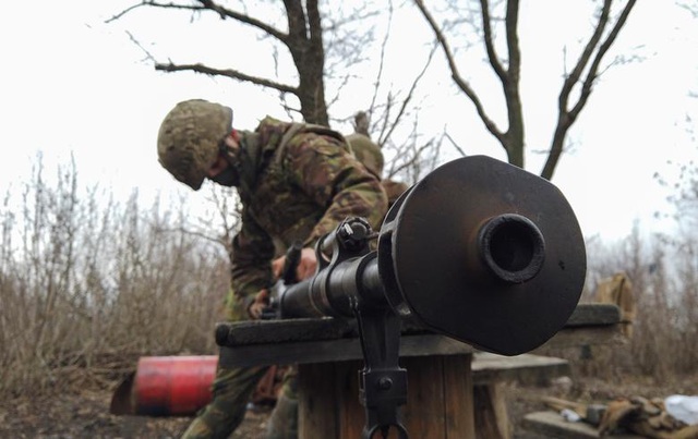 Tăng mạnh chi tiêu quốc phòng, Ukraine vẫn lép vế so với Nga - 2