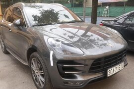 Hà Nội: Truy tìm tài xế xe Porsche Macan mang biển số 