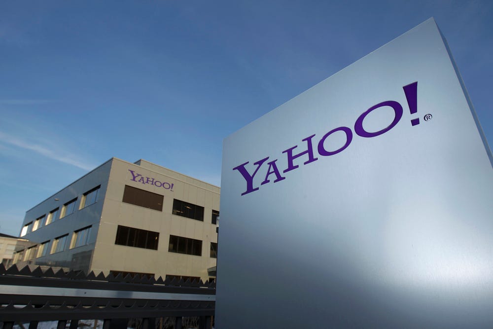 Verizon bán Yahoo và AOL với giá 5 tỷ USD, lỗ một nửa