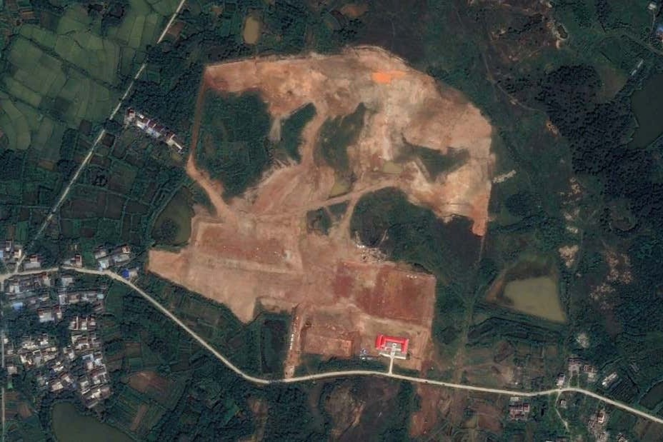 Bí ẩn nhà chứa máy bay kỳ lạ trong căn cứ quân sự Trung Quốc
