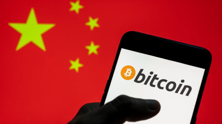 Trung Quốc mạnh tay với tiền ảo, bitcoin lại cắm đầu đi xuống