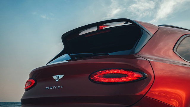 Bentley giới thiệu Bentayga S làm chân chạy cho nhà giàu - 12