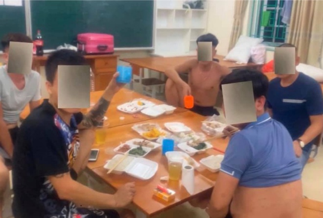 Xử phạt 5 người tụ tập ăn uống trong khu cách ly tập trung ở Bắc Giang - 1