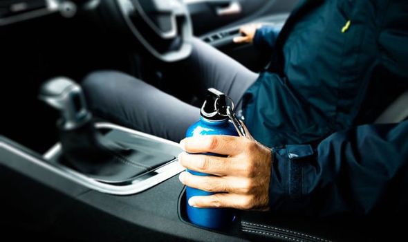 Quên uống nước khi lái xe nguy hiểm không kém gì say xỉn
