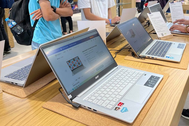 Vào mùa thấp điểm, laptop vẫn khan hàng, tăng giá tại Việt Nam - 1