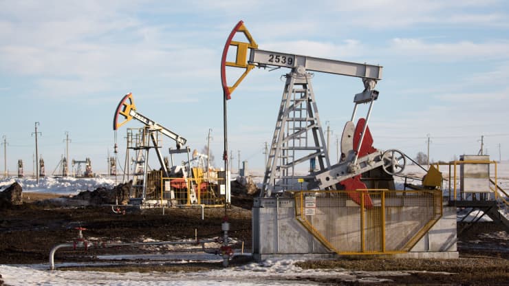 Giá dầu lên mức cao nhất trong 3 sau khi thoả thuận của OPEC+ bế tắc 