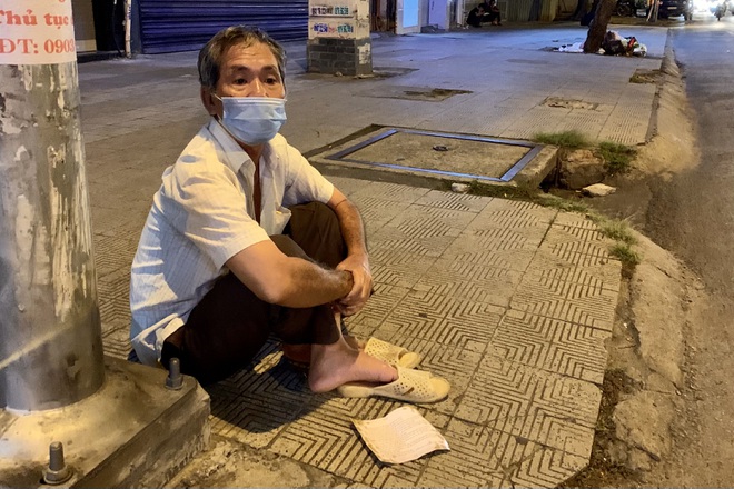 Những cảnh đời khốn khó mưu sinh ở phố Sài Gòn giữa dịch bệnh - 5