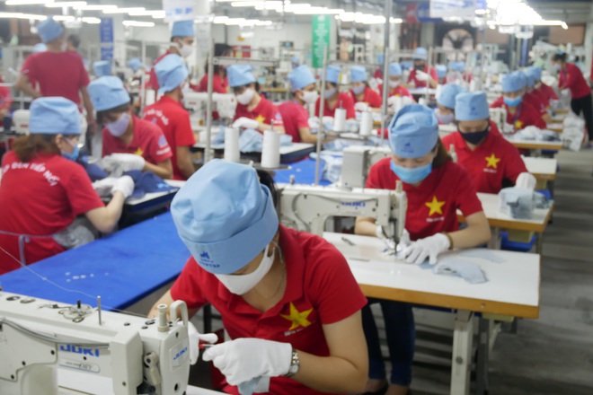 Việt Nam thành nhà xuất khẩu hàng may mặc lớn thứ 2 thế giới - 1