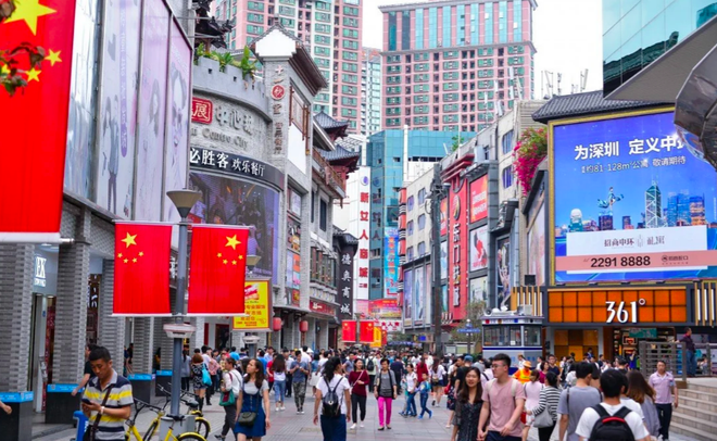 Hàng xóm làm khu miễn thuế, thiên đường mua sắm Hồng Kông bị đe dọa - 1