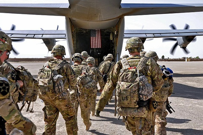 Vì sao Mỹ bỏ lại kho vũ khí lớn khi rút khỏi Afghanistan? - 2