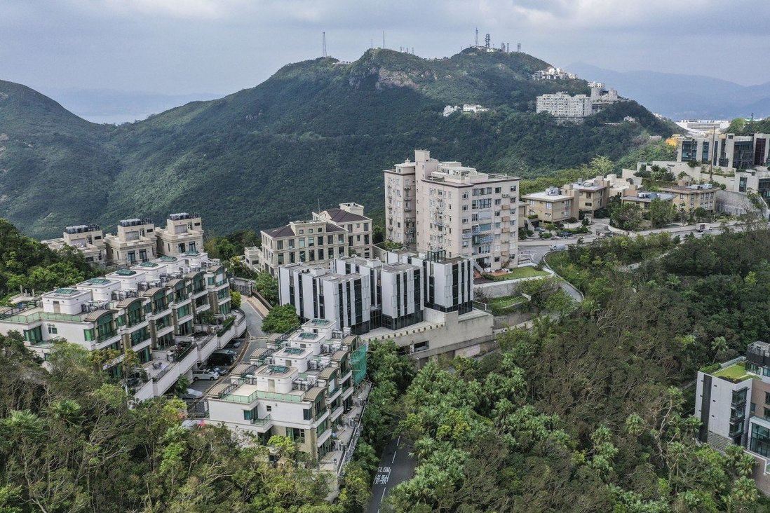 Ai mua những ngôi nhà đắt đỏ bậc nhất Hồng Kông?