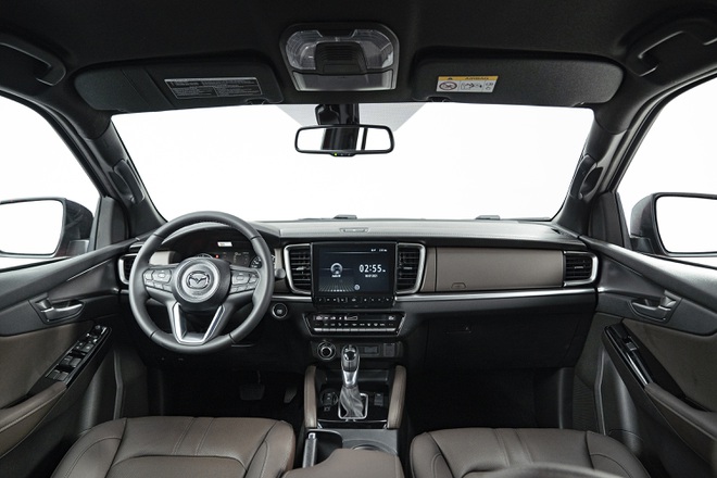 Mazda BT-50 2022 tăng giá cả trăm triệu đồng, thêm trang bị đấu Ford Ranger - 2