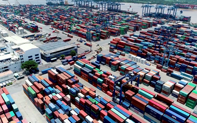 Covid-19, ùn ứ cảng Cát Lái và tăng cước container: Xuất nhập khẩu gặp khó