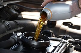 Bảo quản xe mùa dịch: Ô tô để lâu không đi có cần thay dầu động cơ?