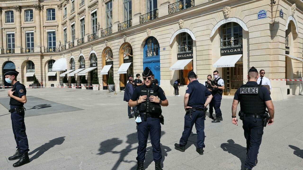 Số trang sức trị giá 10 triệu euro bị cướp giữa trung tâm Paris