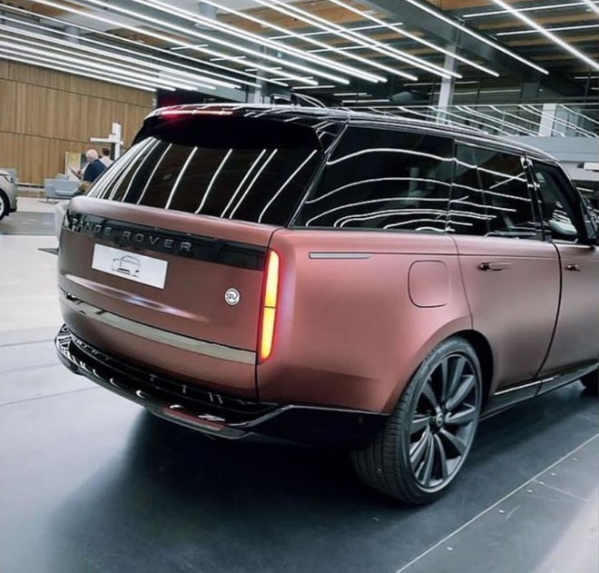 Bom tấn Range Rover 2022 lộ ảnh thực tế trước ngày ra mắt chính thức - 4