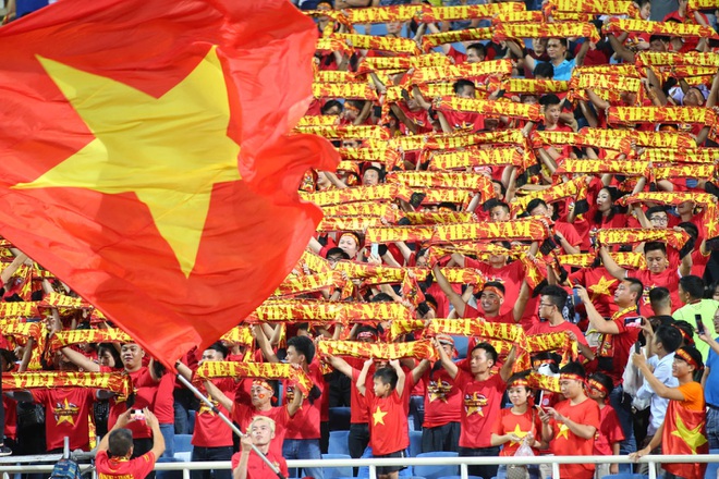 Vé trận đội tuyển Việt Nam - Nhật Bản giá cao nhất 1,2 triệu đồng - 2