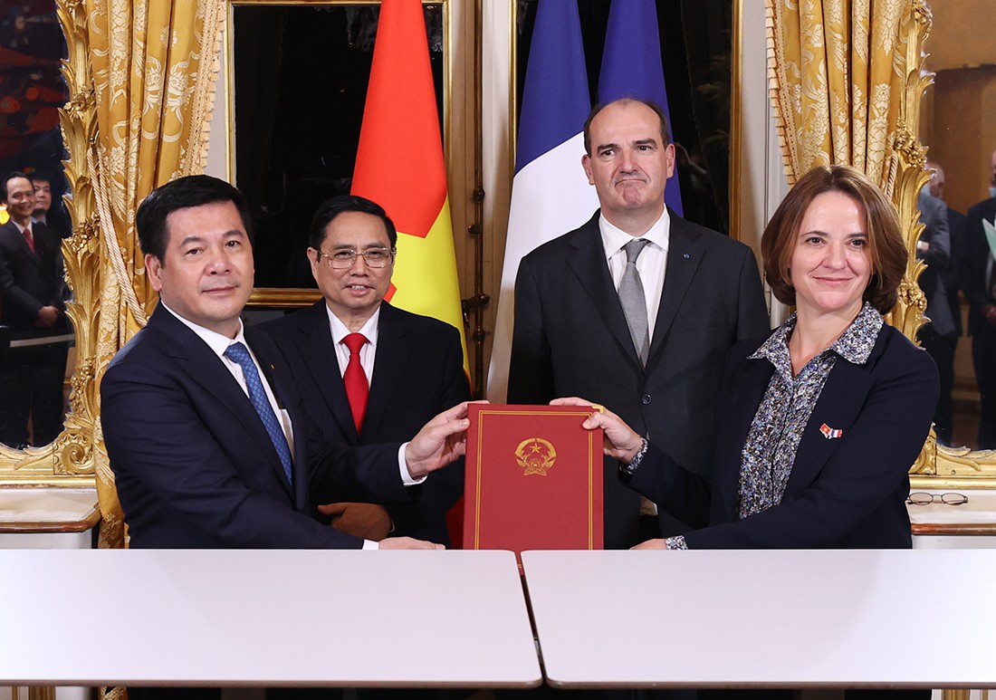 Thủ tướng Pháp - Việt chứng kiến ký kết hợp tác doanh nghiệp hàng tỷ USD