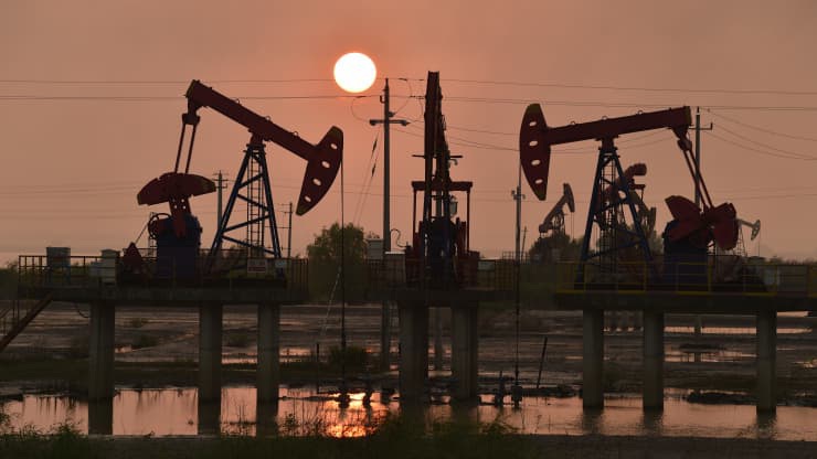 Goldman Sachs: Giá dầu vẫn có xu hướng tăng bất chấp OPEC+ bơm thêm