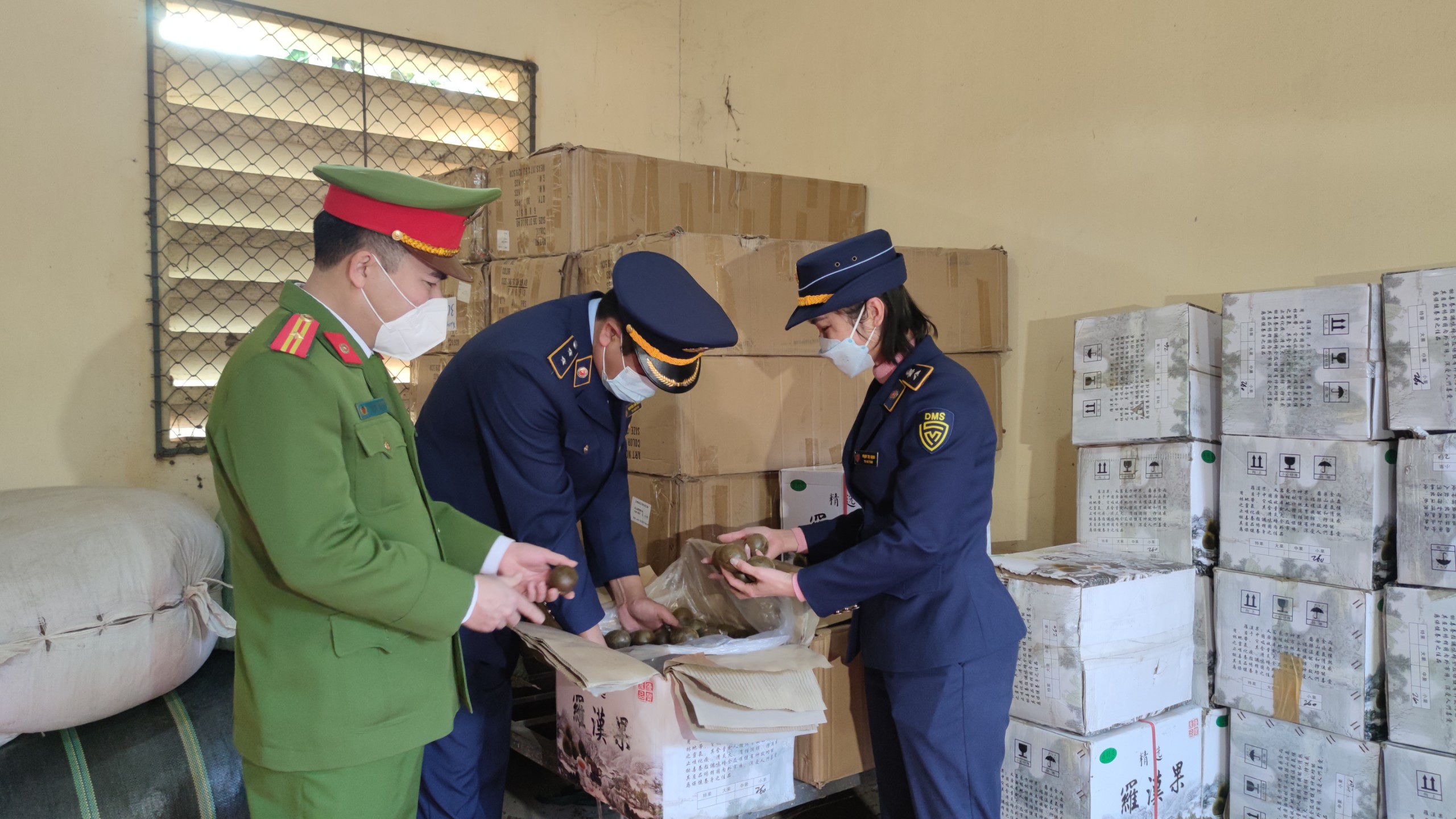 1,8 tấn dược liệu không xuất xứ tuồn vào Lào Cai bị thu giữ