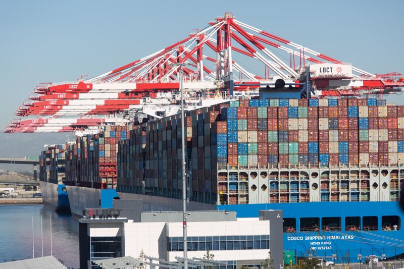 Thương mại toàn cầu tụt dốc, giá cước vận tải biển từ châu Á sang Mỹ giảm 90%